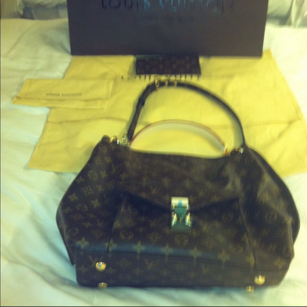 Authentic Louis Vuitton Purse